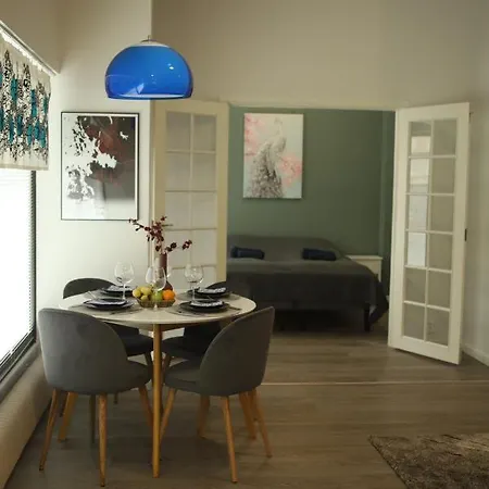 Center 2-rooms *